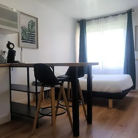 Apartamento Le Petit - Parking Gratuit - Proche De Pau Lons