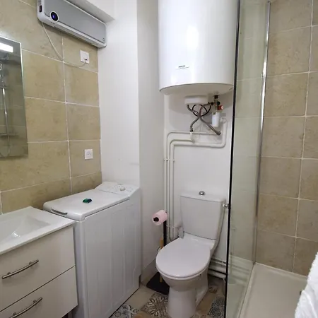 Apartamento Le Petit - Parking Gratuit - Proche De Pau Lons