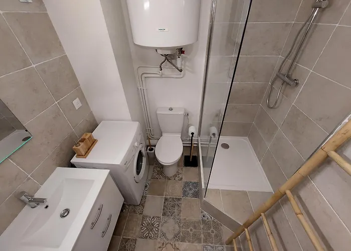Le Petit - Parking Gratuit - 6min Hippodrome - 7min Universite - Wifi Appartement *