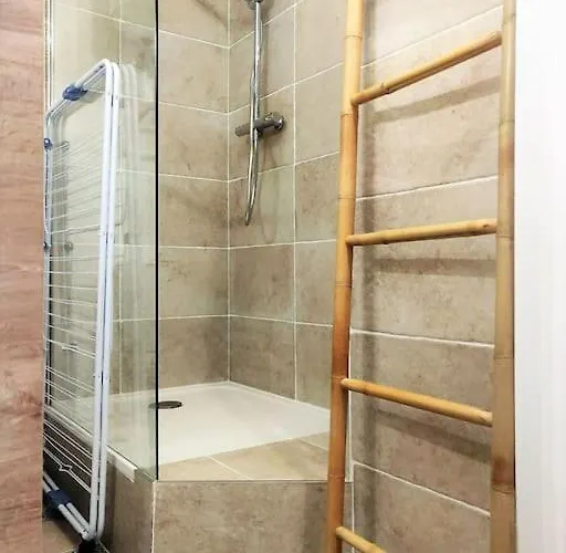 Le Petit - Parking Gratuit - 6min Hippodrome - 7min Universite - Wifi Appartement Lons