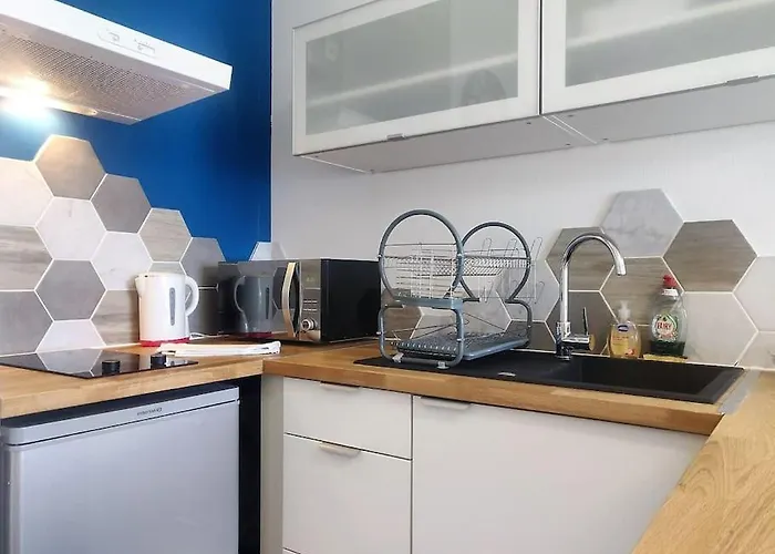Le Petit - Parking Gratuit - 6min Hippodrome - 7min Universite - Wifi Appartement