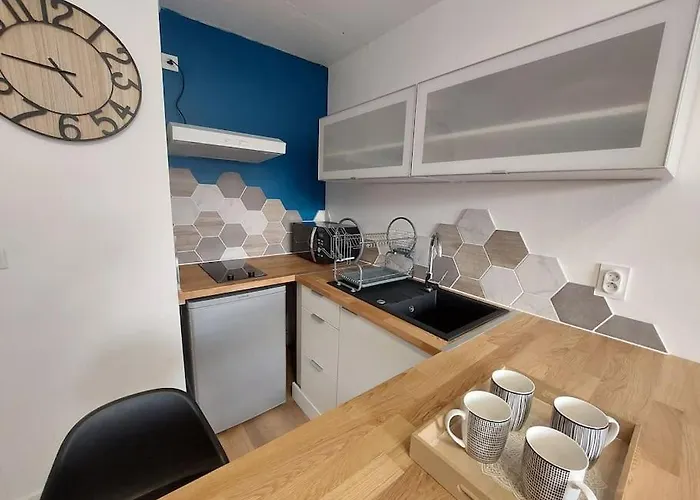 Appartement Le Petit - Parking Gratuit - 6min Hippodrome - 7min Universite - Wifi *