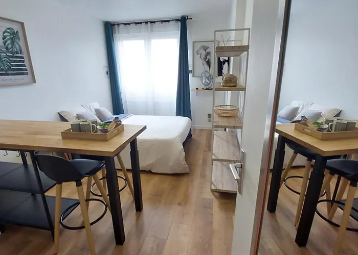 Appartement Le Petit - Parking Gratuit - 6min Hippodrome - 7min Universite - Wifi Lons
